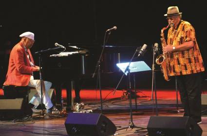 Chucho Valdés junto a Joe Lovano saxofonista estadounidense