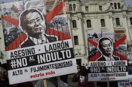 Prosiguen protestas en Perú contra perdón a Fujimori
