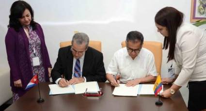 Acuerdo de cooperación entre universidades ecuatorianas y la cubana