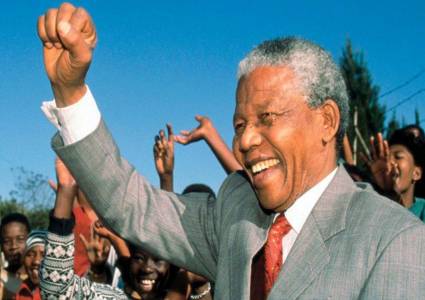 Mandela: se cumple el 28 aniversario de la salida de la cárcel del legendario luchador antiapartheid
