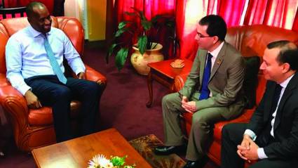 El primer ministro de Dominica, Roosevelt Skerrit, recibió a Jorge Arreaza, quien desarrolló en ese país la octava etapa de una gira latinoamericana y caribeña que comenzó en Cuba.