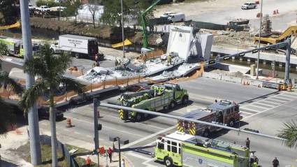 Derrumbe de puente peatonal en Florida