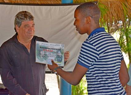 Pie de foto: La participación de los estudiantes de la FEEM en elecciones generales fue reconocida.
