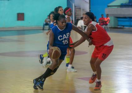 Capitalinas avanza a la final del baloncesto femenino cubano