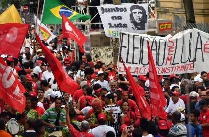 Brasileños en apoyo a Lula