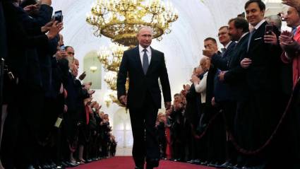 Putin jura el cargo como presidente de Rusia