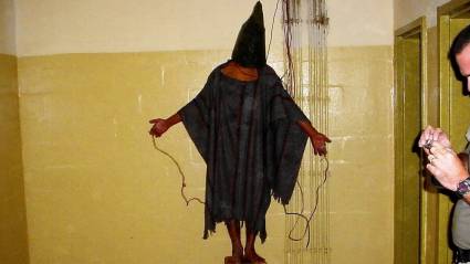 Las torturas en Abu Ghraib fueron descritas en el Manual de la CIA de 1963