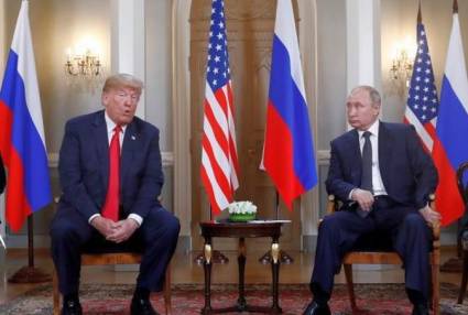 El presidente de Rusia, Vladímir Putin, y su homólogo estadounidense, Donald Trump, comenzaron este lunes su primera cumbre bilateral