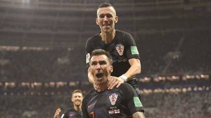 Perisic (arriba) y Mandzukic fueron los héroes