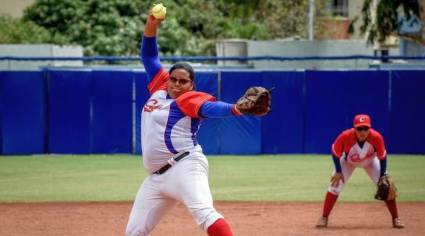 Softbol femenino cubano queda en medalla de bronce