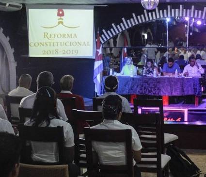 Tema salarial en debate sobre el proyecto de Constitución