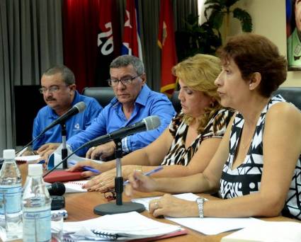 Ministra de Educación evalúa en Sancti Spíritus preparativos del curso escolar