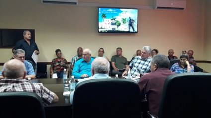 Presidente Díaz Canel evalúa gestión económica del comercio y la gastronomía en Camaguey.jpg