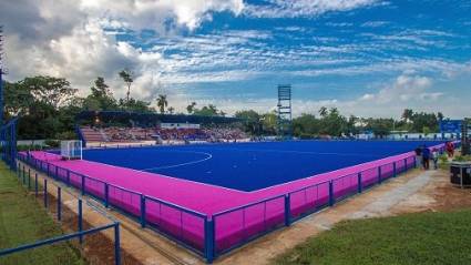 La nueva cancha de Santiago de las Vegas es la sensación del hockey cubano.