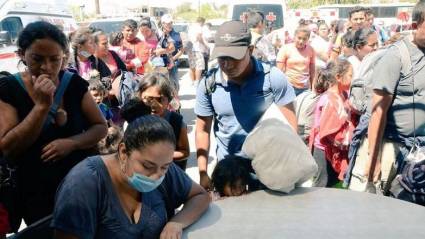 Migrantes permanecen varados en Sonora
