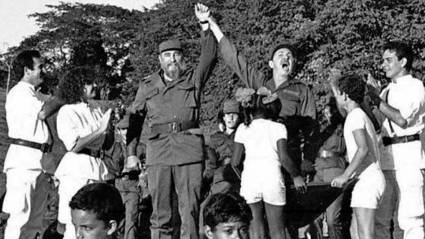 Fidel y Raúl en Cinco Palmas, durante la celebración del aniversario 30 del histórico reencuentro de los combatientes con su jefe