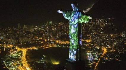 Rio recibió el 2019 en su monumento más simbólico