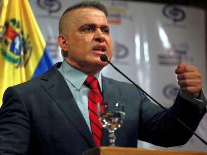 Fiscal Tarek William Saab pide prohibir a Juan Guaidó salir de Venezuela y congelar sus cuentas