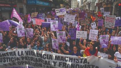 Manifestación de mujeres en España