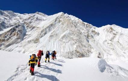 El deshielo en el Everest expone los cadáveres de montañeros