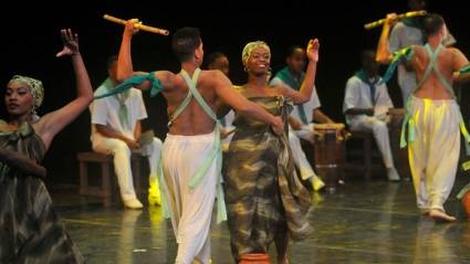 El Conjunto Folclórico Nacionalde Cuba demostró talento en su actuación