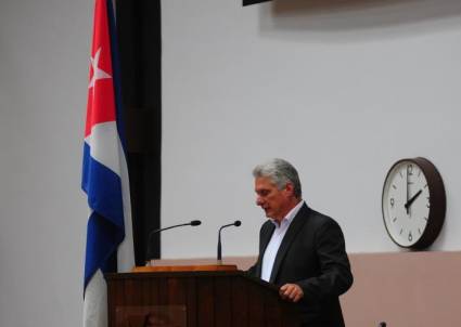 Miguel Díaz-Canel Bermúdez clausuró en 9no. Congreso de la Uneac.