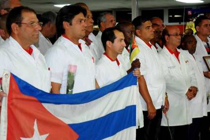 Brigada médica cubana que brindó ayuda solidaria en Mozambique