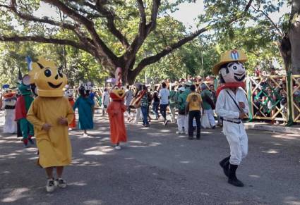 El carnaval infantil fue el plato fuerte de la apertura del verano en Camagüey