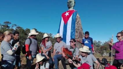 Jóvenes de la Asociación Hermanos Saíz