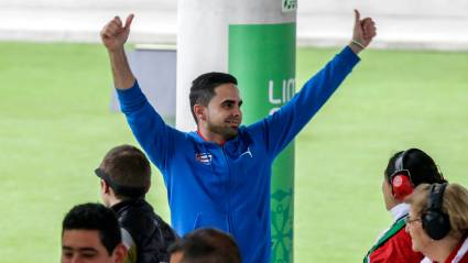 El Joven Jorge Félix celebra su triunfo panamericano