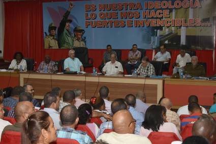 En Santiago de Cuba, Díaz Canel ponderó la integración conseguida en la provincia para asumir la actual situación energética