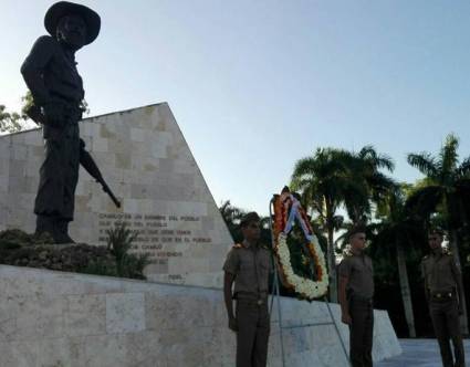 La Escuela Militar Camilo Cienfuegos, de Sancti Spíritus, protagonizan la guardia de honor en homenaje al Héroe de Yaguajay.