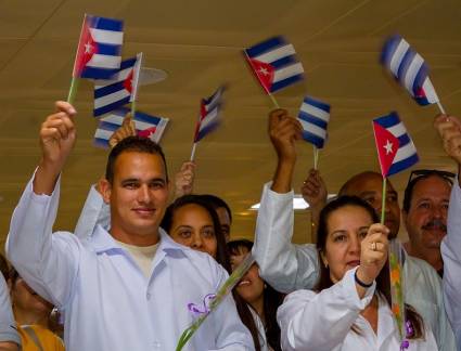 Colaboradores cubanos procedentes de Bolivia