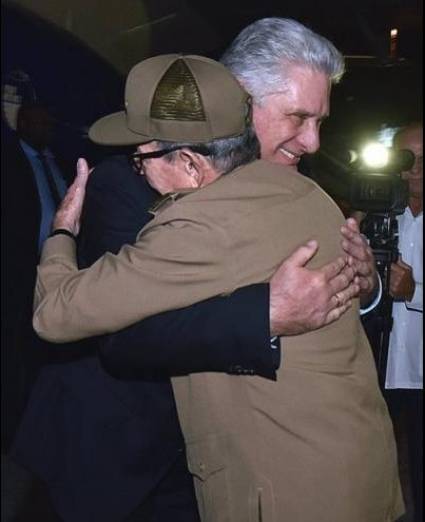 Rául recibe a Díaz-Canel