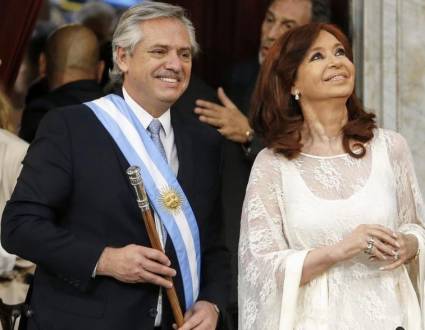 Alberto Fernández y Cristina Fernández toman posesión de sus cargos