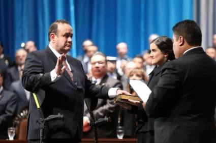 Alejandro Giammattei toma posesión de la presidencia de Guatemala
