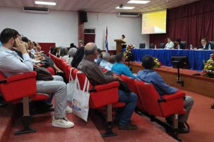 Debaten en Cuba sobre el vínculo ciencia e industria