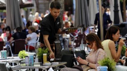 Reino Unido pudiera cerrar sus restaurantes a los camareros extranjeros.