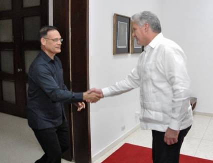 El dirigente partidista de Panamá fue recibido por el Presidente cubano