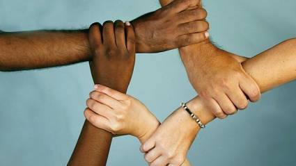Resulta alentador saber que Cuba cuenta con un Programa Nacional contra el Racismo y la Discriminación Racial, recientemente aprobado por el Consejo de Ministros