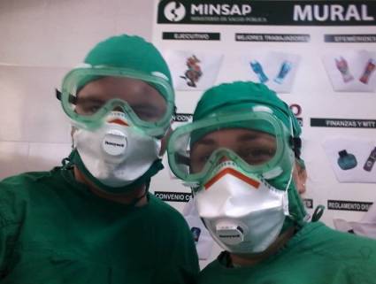 Doctor Yosbel Hidalgo Dieppa y Liliana María Gomila