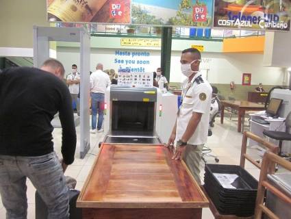 El escáner en el aeropuerto de Varadero