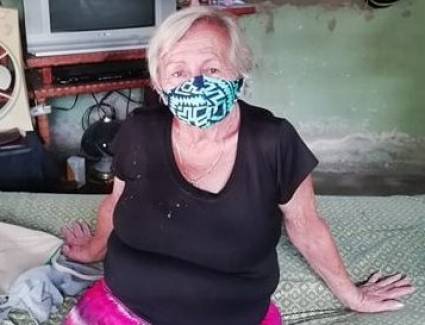 Una abuela floridana, aislada en su comunidad de Argentina