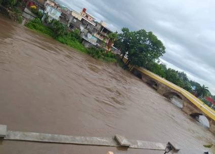 Esta es la imagen del río Yayabo por las intensas precipitaciones.
