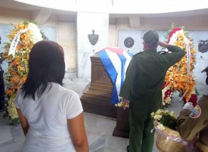 Ofrendas florales a José Martí en Santiago de Cuba