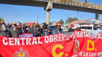 Obreros bolivianos