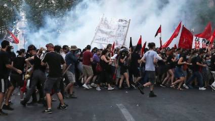 Manifestaciones en Grecia contra ley que limita manifestaciones enfrentamientos con la policía.