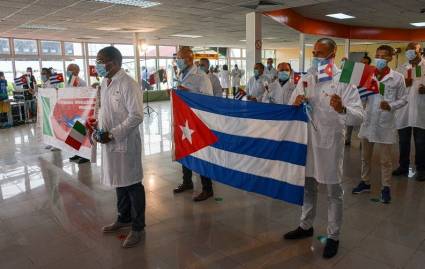 Regresó a la Patria la brigada de colaboradores de la salud que enfrentó la pandemia de la COVID-19 en Turín