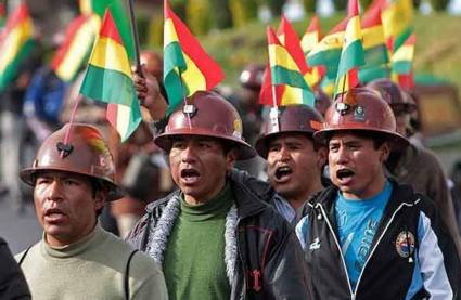 Mineros bolivianos protestan contra Áñez.