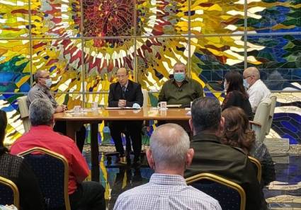 Acaparadores, reventa y coleros a debate en la Mesa Redonda